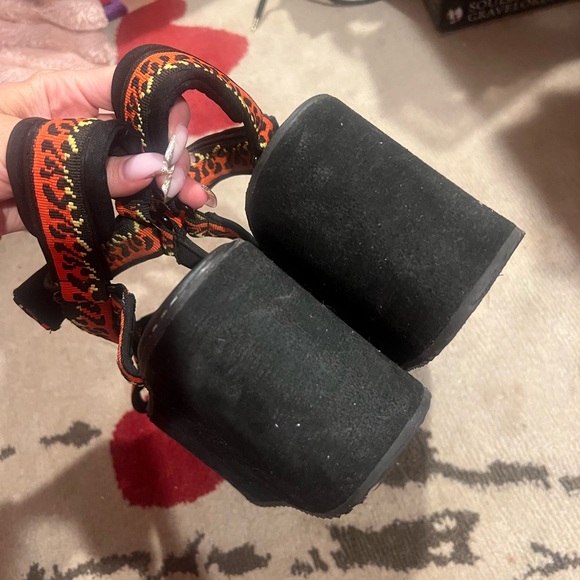 YRU huge platform Velcro fire sandals - Picture 2 of 5